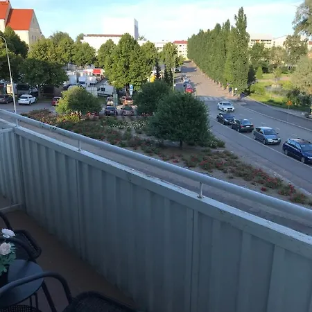 Tilava Ilmastoitu Yksioe Keskeisellae Sijainnilla Apartman